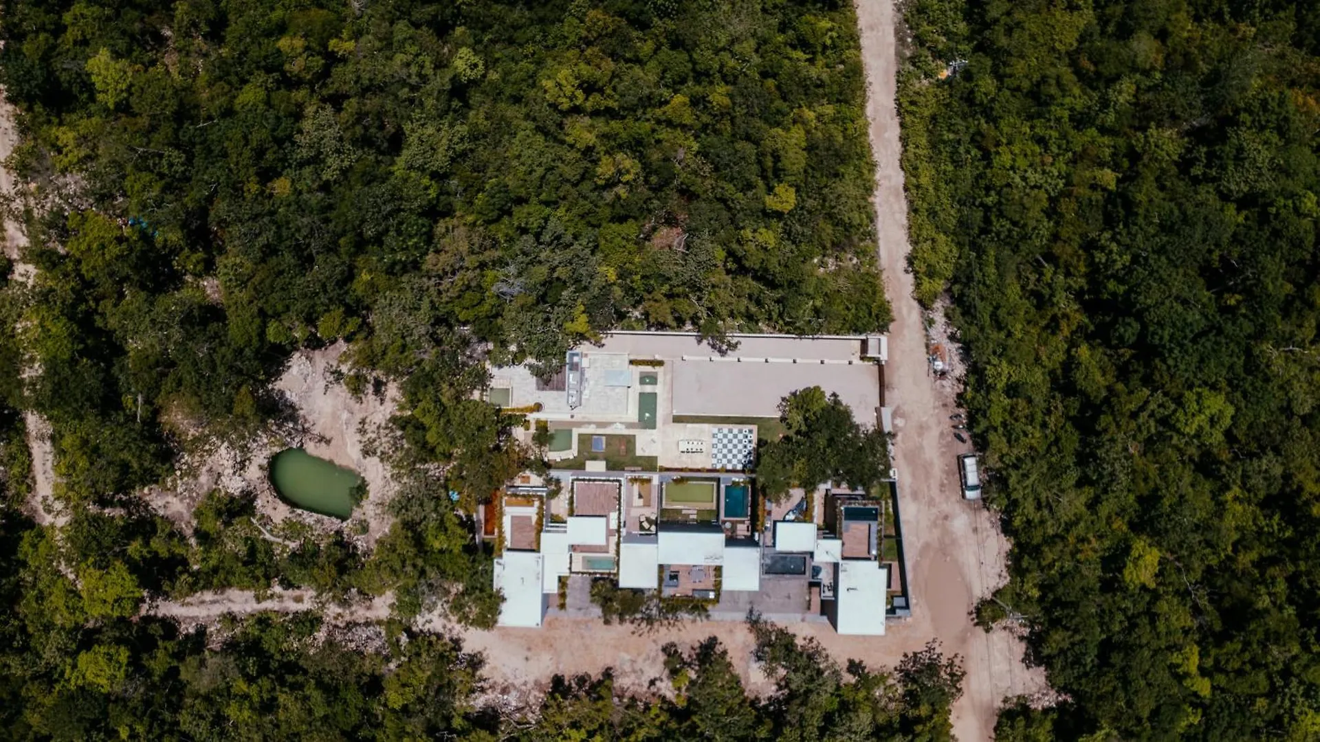 Luxury Large Villa/2 Pools/ Jacuzzi/Rooftop/Cenote View Tulum Villa